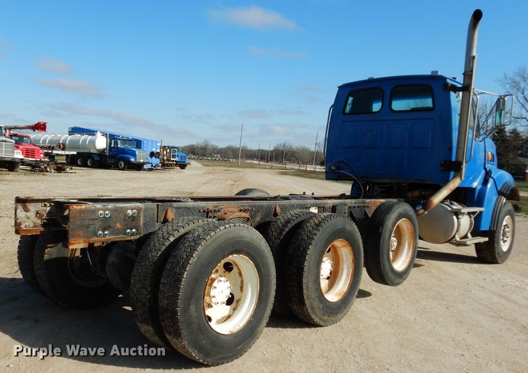 image for item DG6351 2006 Sterling LT8500 truck cab and chassis