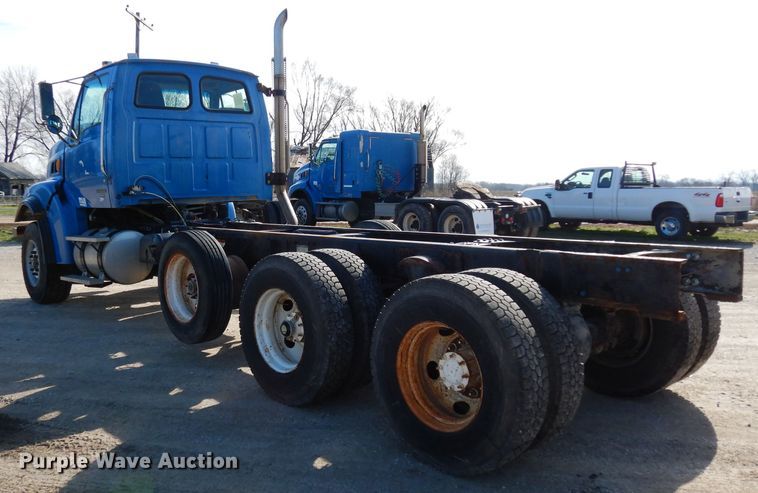 image for item DG6351 2006 Sterling LT8500 truck cab and chassis