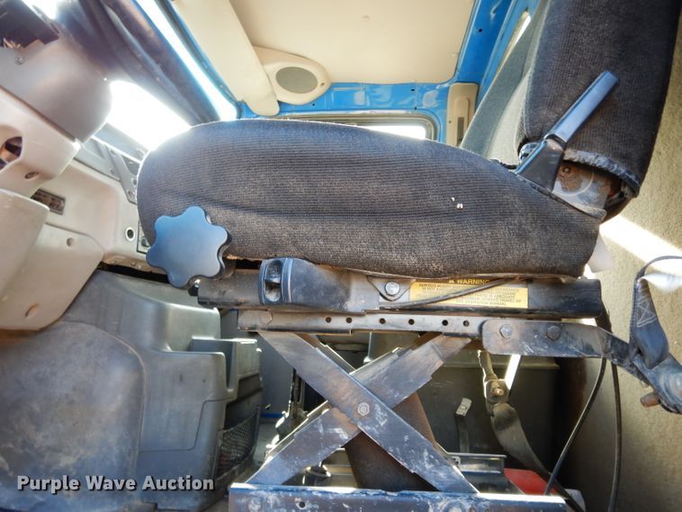 image for item DG6351 2006 Sterling LT8500 truck cab and chassis