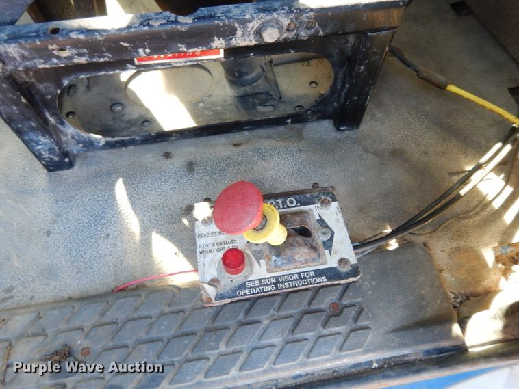 image for item DG6351 2006 Sterling LT8500 truck cab and chassis