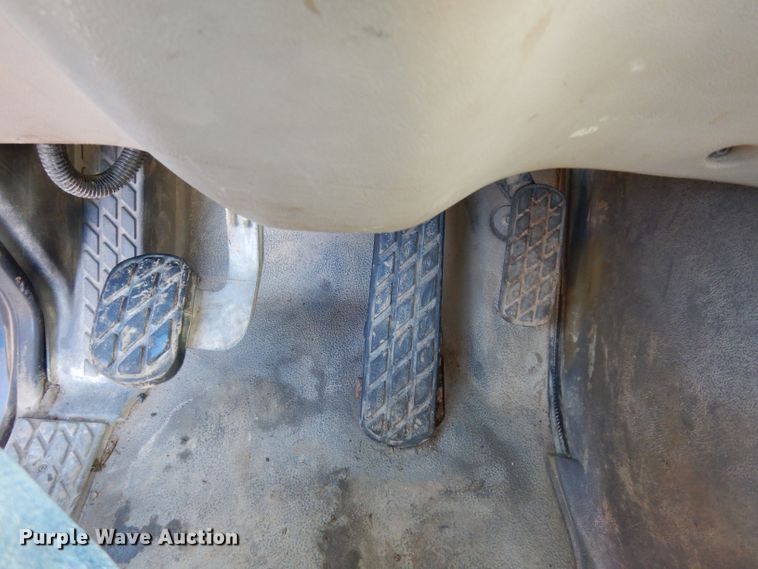 image for item DG6351 2006 Sterling LT8500 truck cab and chassis