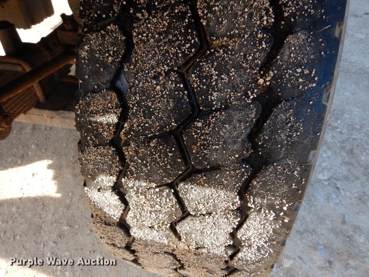 image for item DG6351 2006 Sterling LT8500 truck cab and chassis