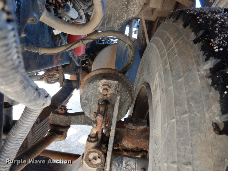 image for item DG6351 2006 Sterling LT8500 truck cab and chassis