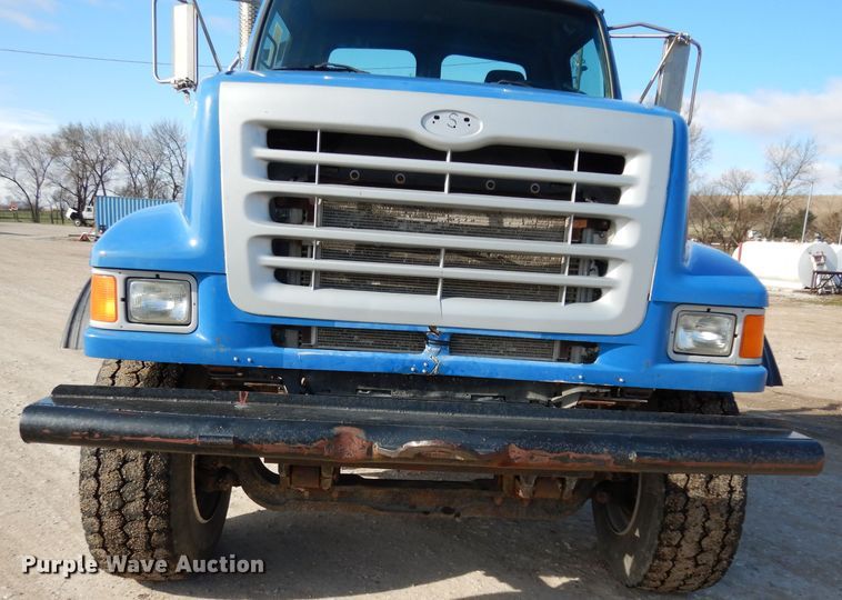 image for item DG6351 2006 Sterling LT8500 truck cab and chassis