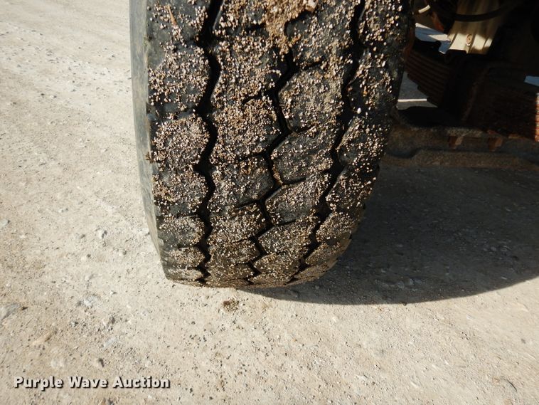 image for item DG6351 2006 Sterling LT8500 truck cab and chassis