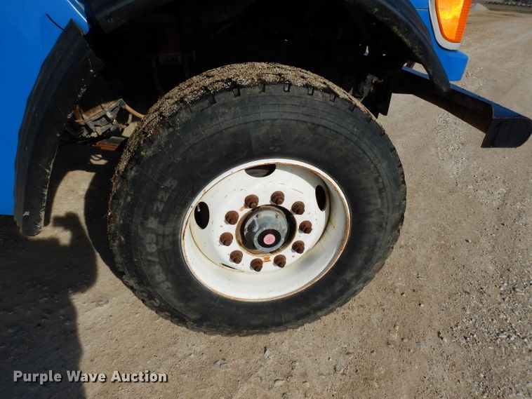 image for item DG6351 2006 Sterling LT8500 truck cab and chassis