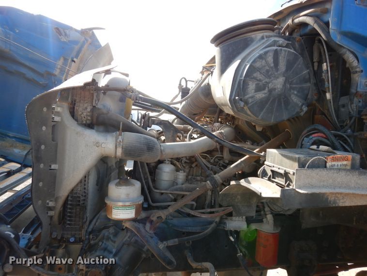 image for item DG6351 2006 Sterling LT8500 truck cab and chassis