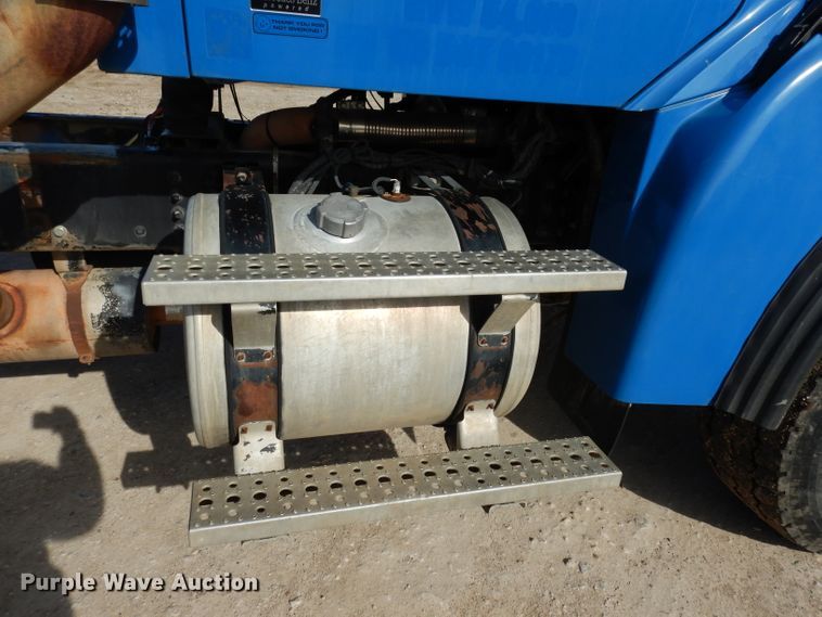 image for item DG6351 2006 Sterling LT8500 truck cab and chassis