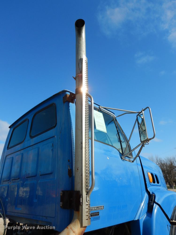 image for item DG6351 2006 Sterling LT8500 truck cab and chassis