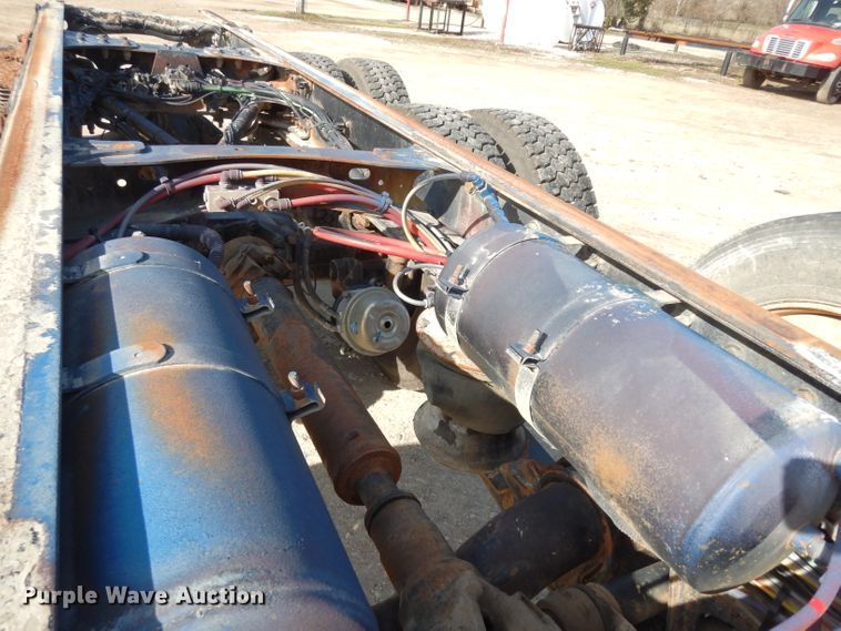 image for item DG6351 2006 Sterling LT8500 truck cab and chassis