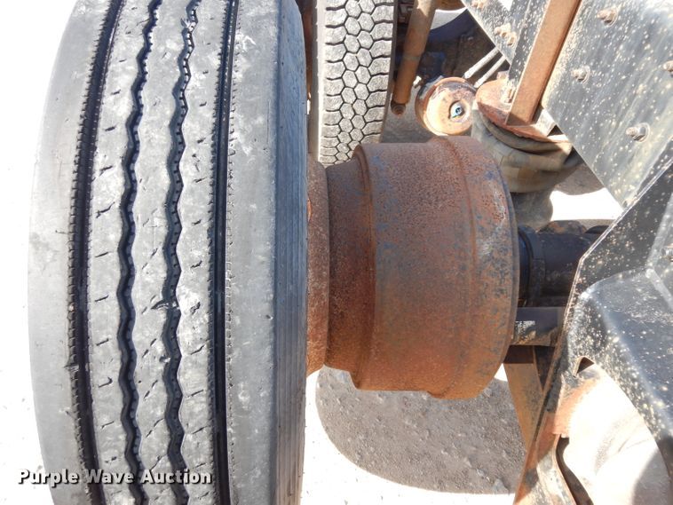 image for item DG6351 2006 Sterling LT8500 truck cab and chassis