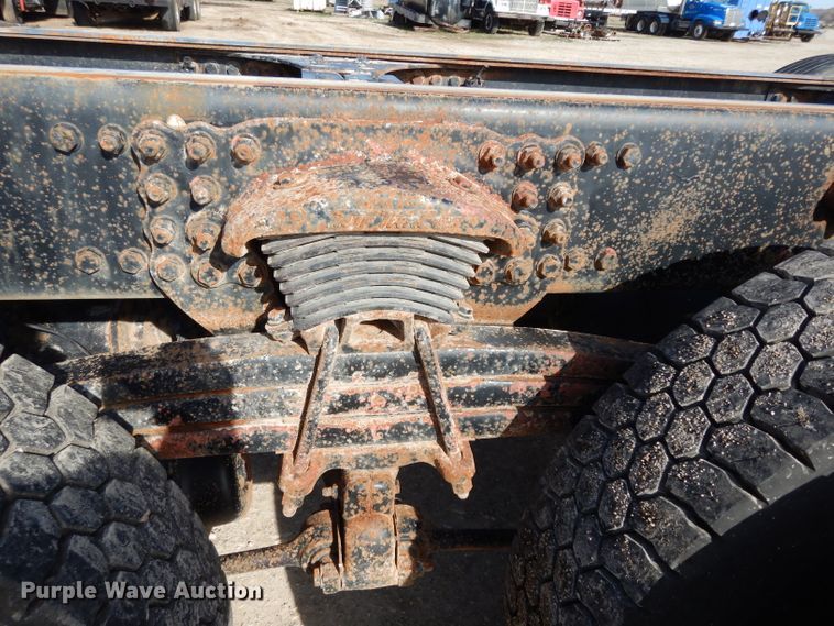 image for item DG6351 2006 Sterling LT8500 truck cab and chassis