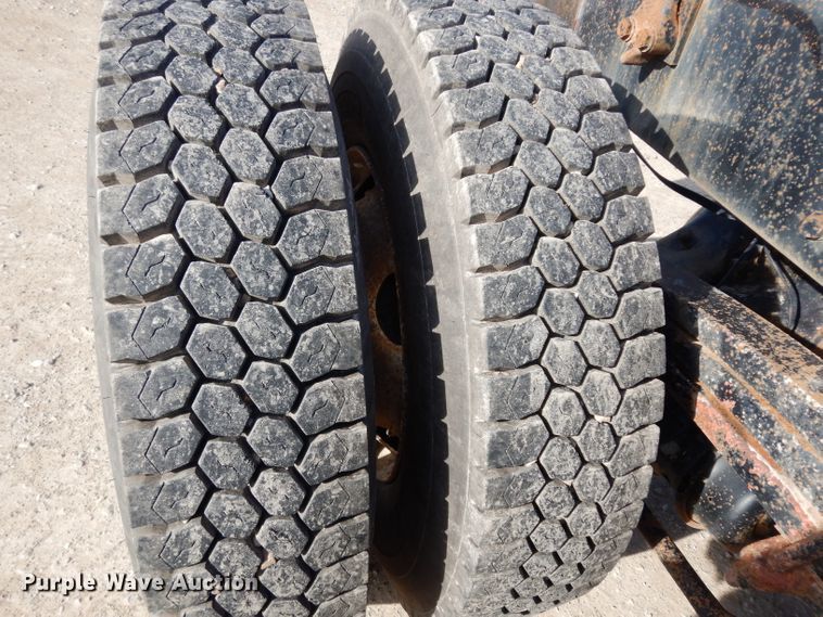 image for item DG6351 2006 Sterling LT8500 truck cab and chassis