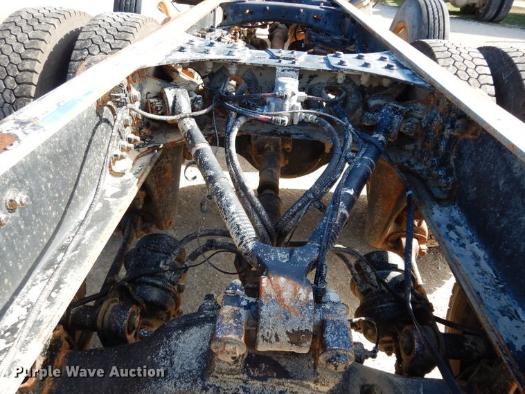 image for item DG6351 2006 Sterling LT8500 truck cab and chassis