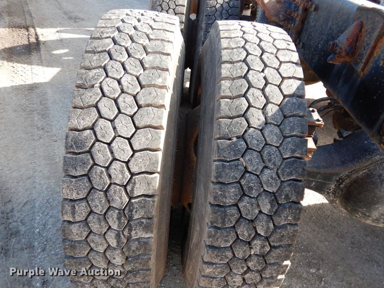 image for item DG6351 2006 Sterling LT8500 truck cab and chassis