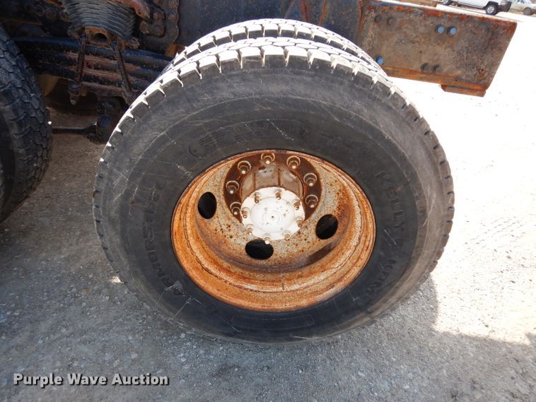 image for item DG6351 2006 Sterling LT8500 truck cab and chassis