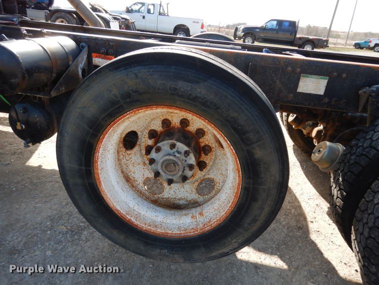 image for item DG6351 2006 Sterling LT8500 truck cab and chassis