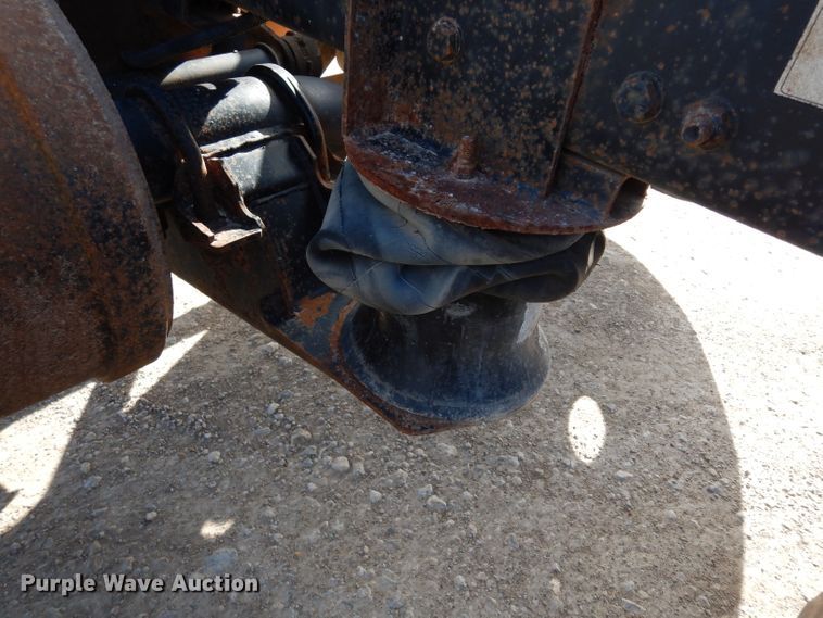 image for item DG6351 2006 Sterling LT8500 truck cab and chassis