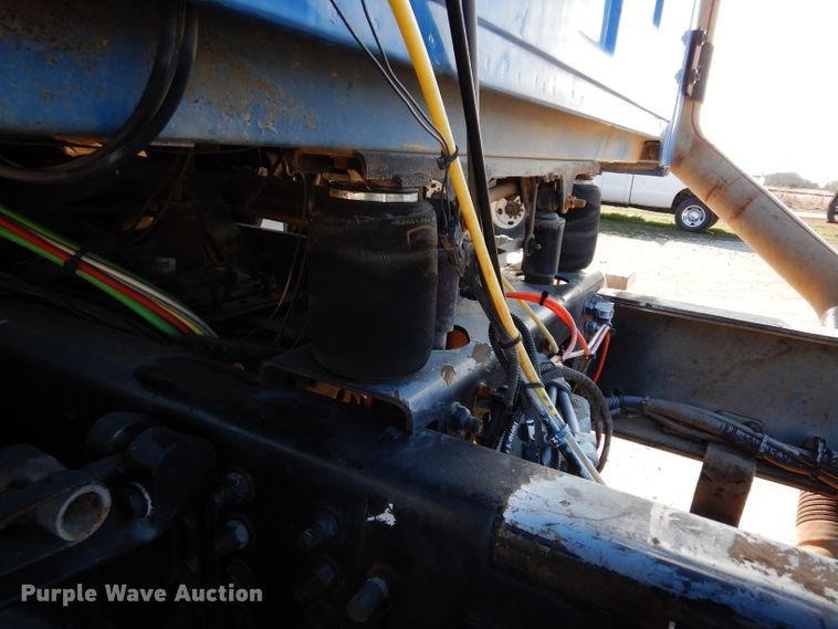 image for item DG6351 2006 Sterling LT8500 truck cab and chassis