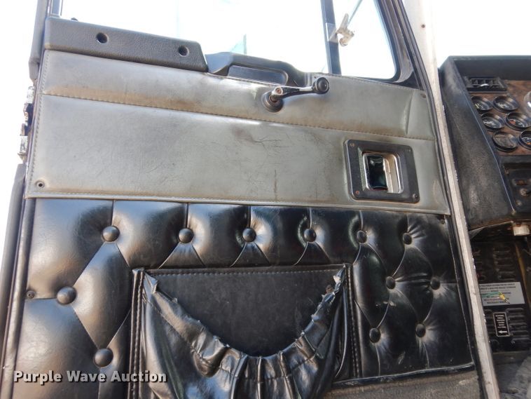 image for item DG6365 1998 Kenworth semi truck