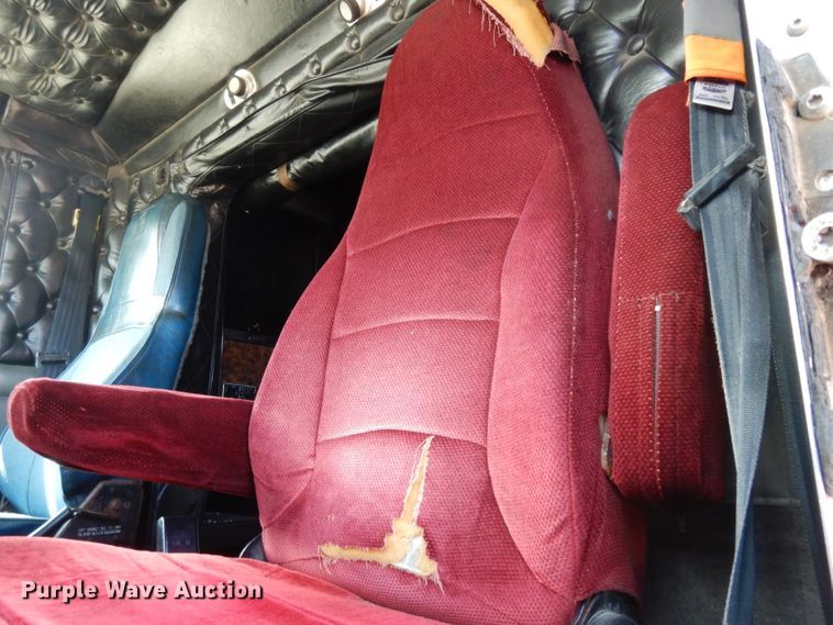 image for item DG6365 1998 Kenworth semi truck