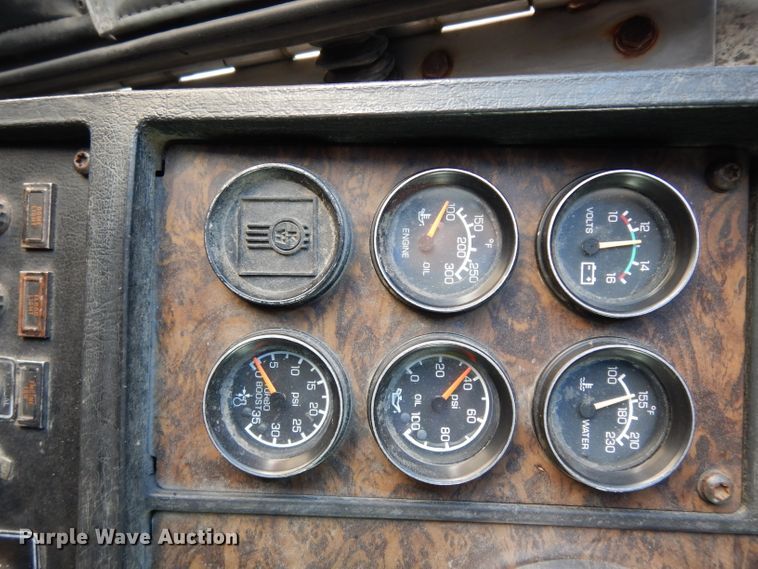 image for item DG6365 1998 Kenworth semi truck