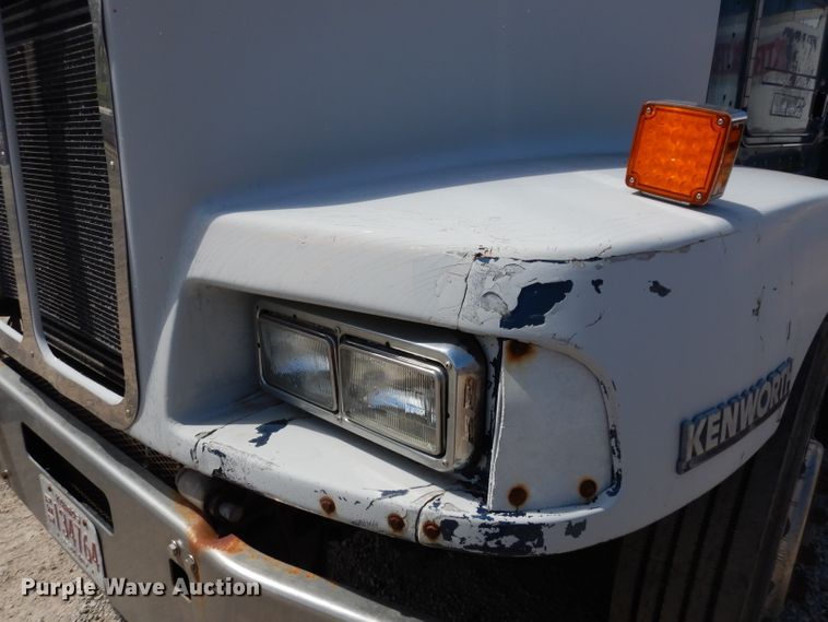 image for item DG6365 1998 Kenworth semi truck