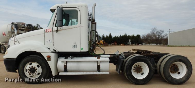 image for item DG6370 2006 Freightliner Columbia semi truck