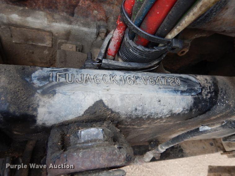 image for item DG6370 2006 Freightliner Columbia semi truck