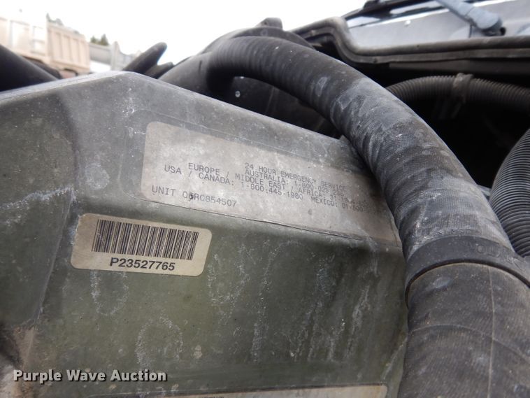 image for item DG6370 2006 Freightliner Columbia semi truck