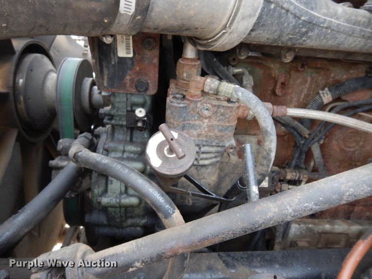 image for item DG6370 2006 Freightliner Columbia semi truck