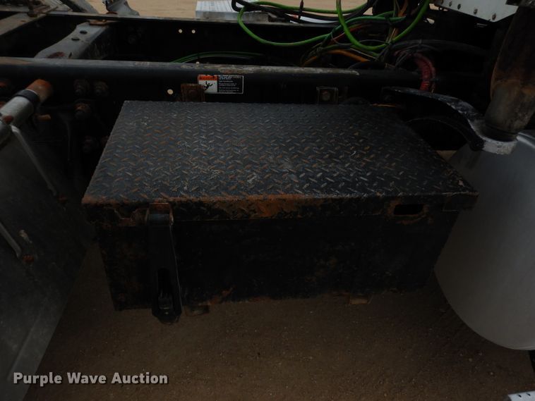 image for item DG6370 2006 Freightliner Columbia semi truck