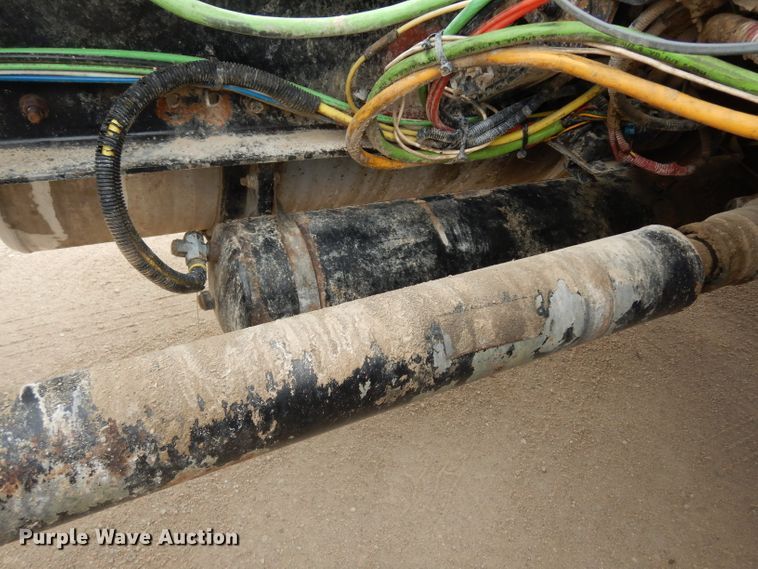 image for item DG6370 2006 Freightliner Columbia semi truck