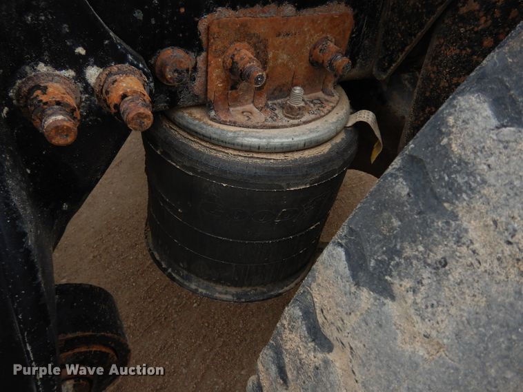 image for item DG6370 2006 Freightliner Columbia semi truck