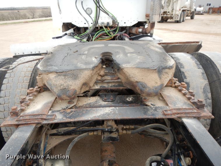 image for item DG6370 2006 Freightliner Columbia semi truck