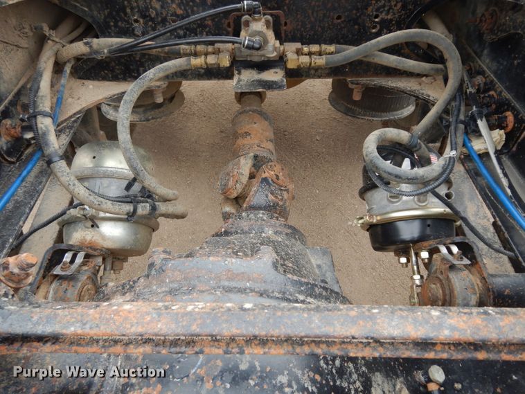 image for item DG6370 2006 Freightliner Columbia semi truck