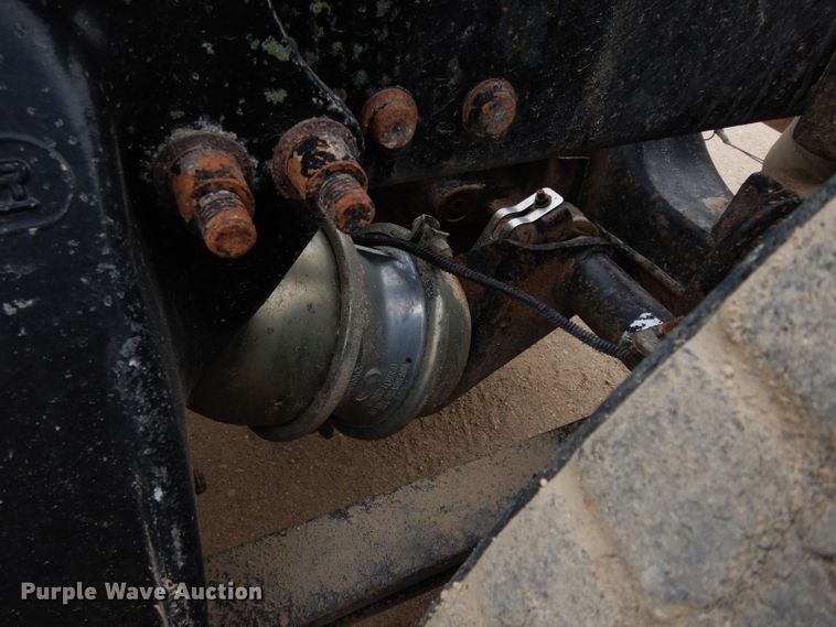 image for item DG6370 2006 Freightliner Columbia semi truck