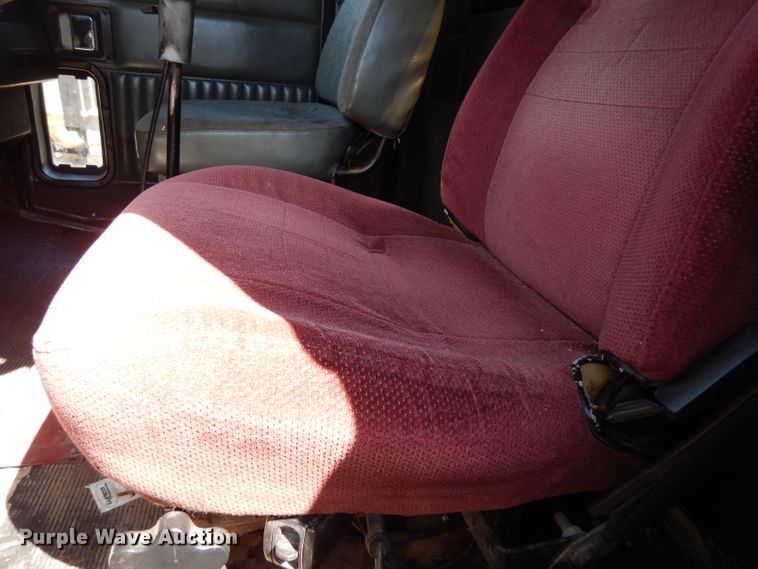 image for item DG6392 1996 Kenworth T800 semi truck