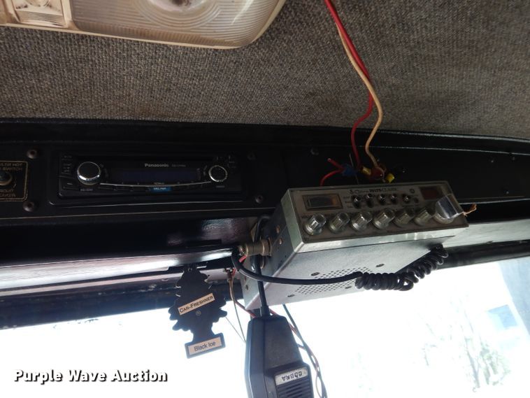 image for item DG6392 1996 Kenworth T800 semi truck