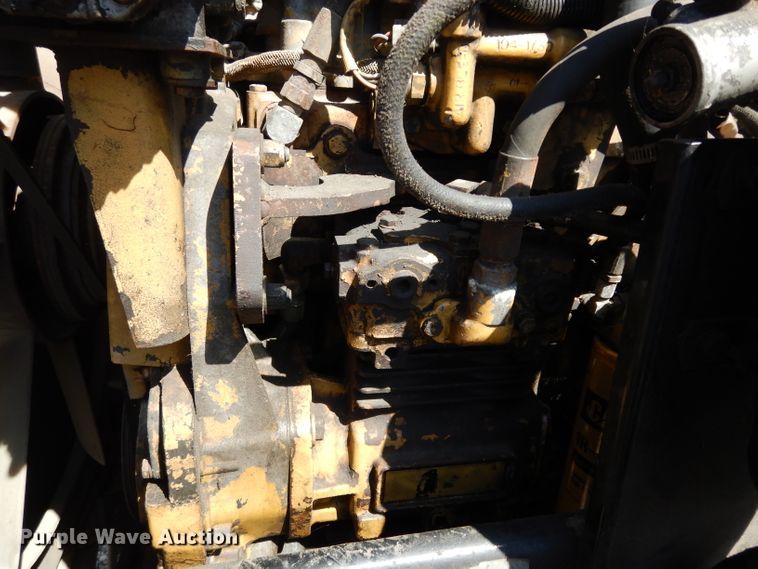 image for item DG6392 1996 Kenworth T800 semi truck