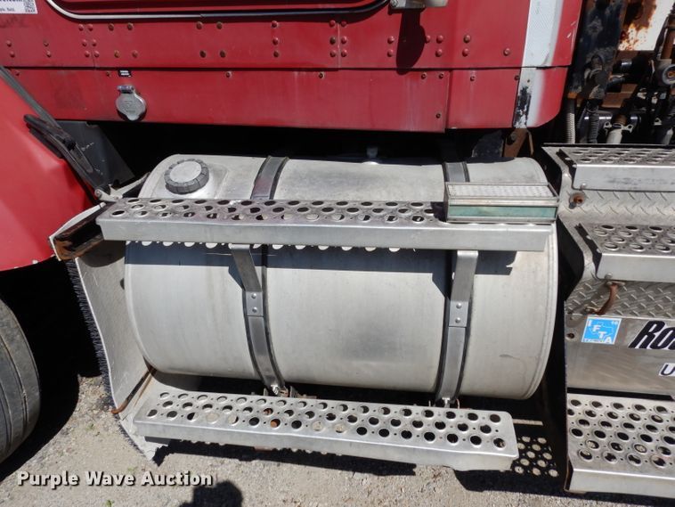 image for item DG6392 1996 Kenworth T800 semi truck