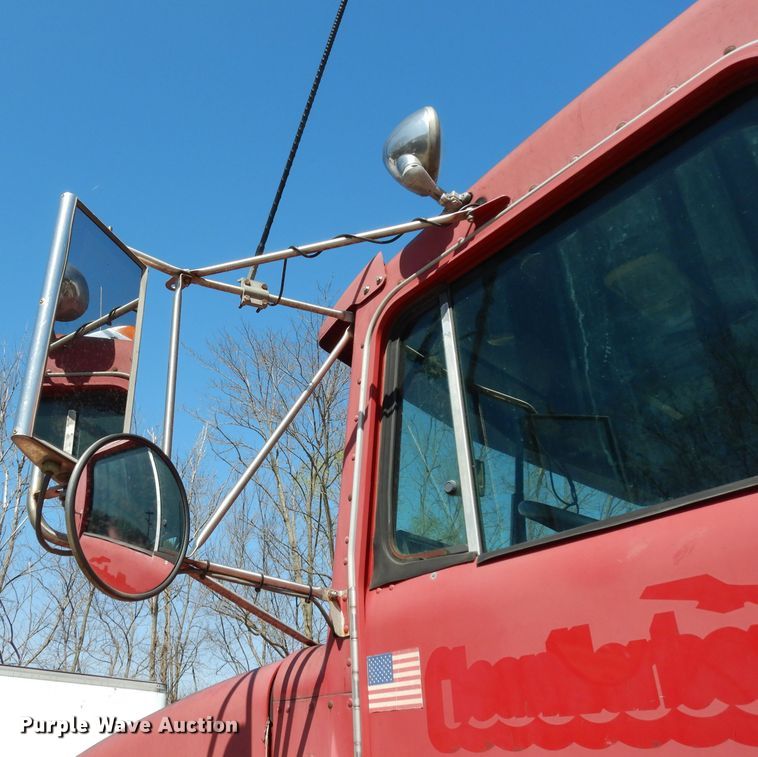 image for item DG6392 1996 Kenworth T800 semi truck