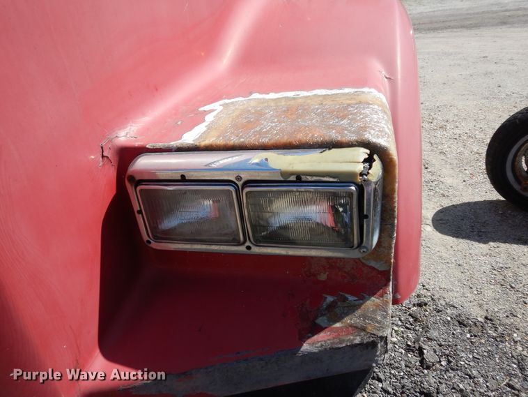 image for item DG6392 1996 Kenworth T800 semi truck