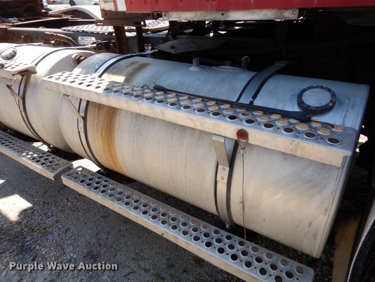 image for item DG6392 1996 Kenworth T800 semi truck