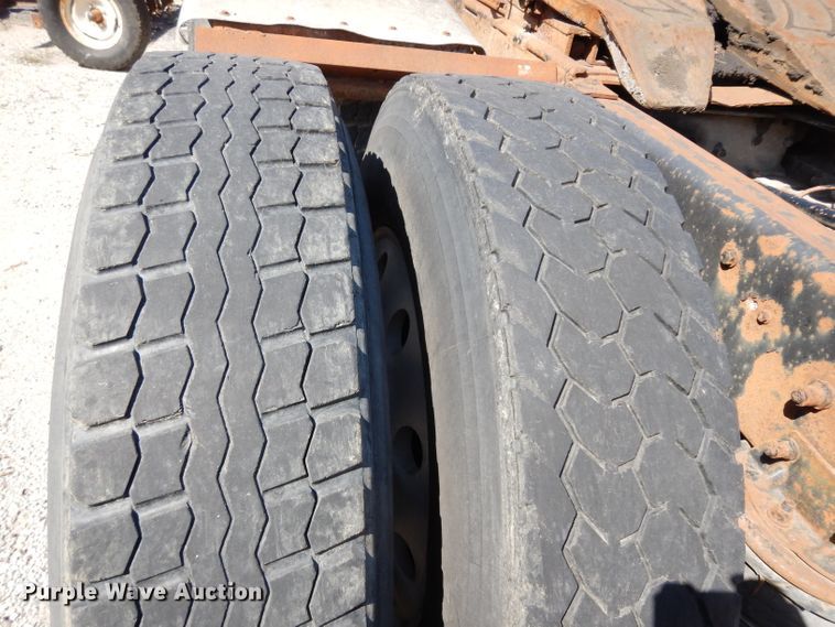 image for item DG6392 1996 Kenworth T800 semi truck