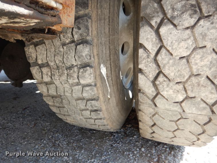 image for item DG6392 1996 Kenworth T800 semi truck