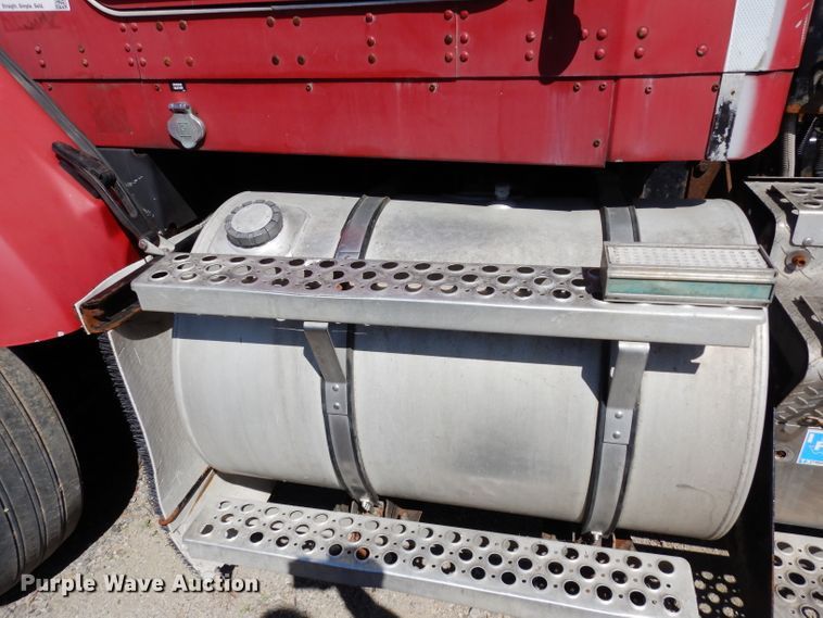 image for item DG6392 1996 Kenworth T800 semi truck