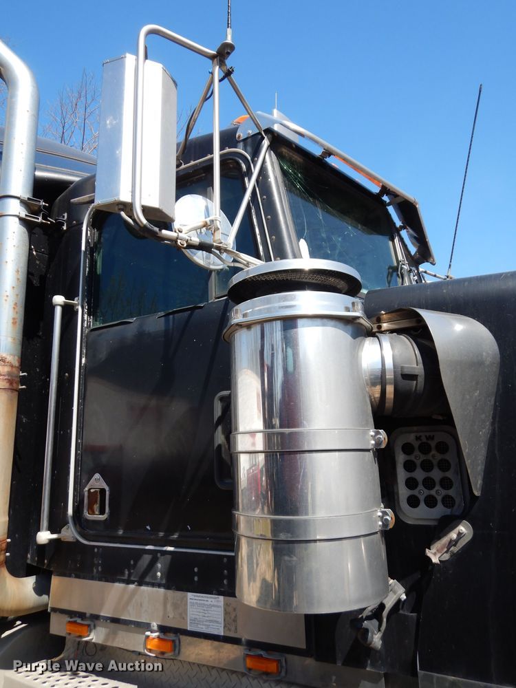 image for item DG6393 1996 Kenworth W900 semi truck