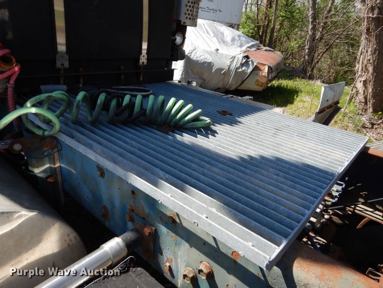 image for item DG6394 1984 Kenworth K100 semi truck