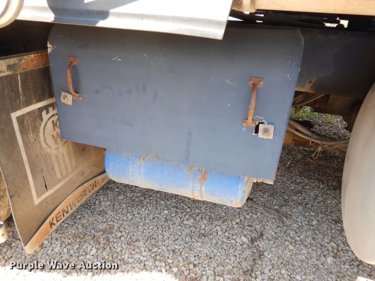 image for item DG6394 1984 Kenworth K100 semi truck